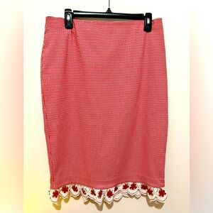 7th Avenue Design Studio Crocheted floral lace hemmed red/white Skirt